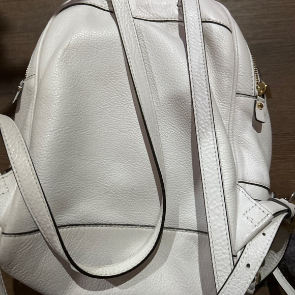 Backpack - Picture 2 of 4